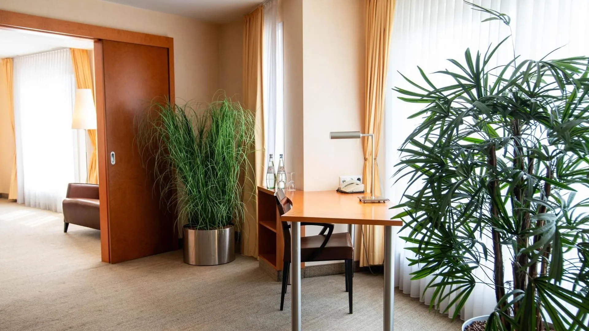 Best Western Premier Airporthotel Berlin Schönefeld 4*,